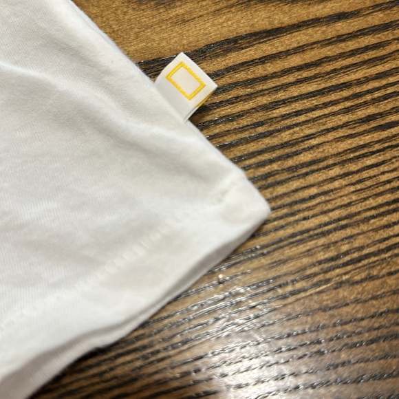 GAP 🪸 National Geographic ‘Protect Coral Reefs’ Top - Picture 4 of 5